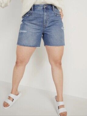 OLD NAVY HIGH RISE SLOUCHY STRAIGHT JEAN SHORTS